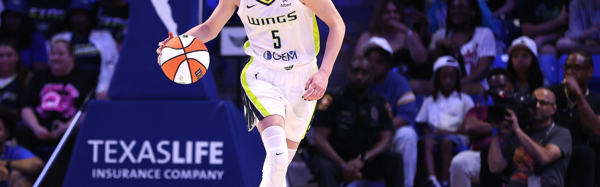 🤕WNBA状元佩奇触发脑震荡保护协议，将至少缺席两场比赛