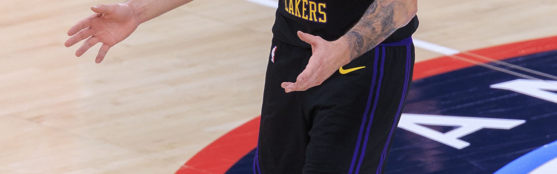 8868体育官方网站-里程悲！东契奇常规赛生涯助攻数突破4000大关