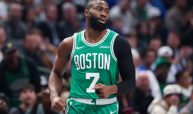 次节就被驱逐！杰伦·布朗出战15分钟 8中4拿到8分2板7助1断