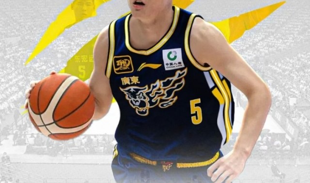 广东男篮官方：陈家政&amp;王洪泽正式升入一队
